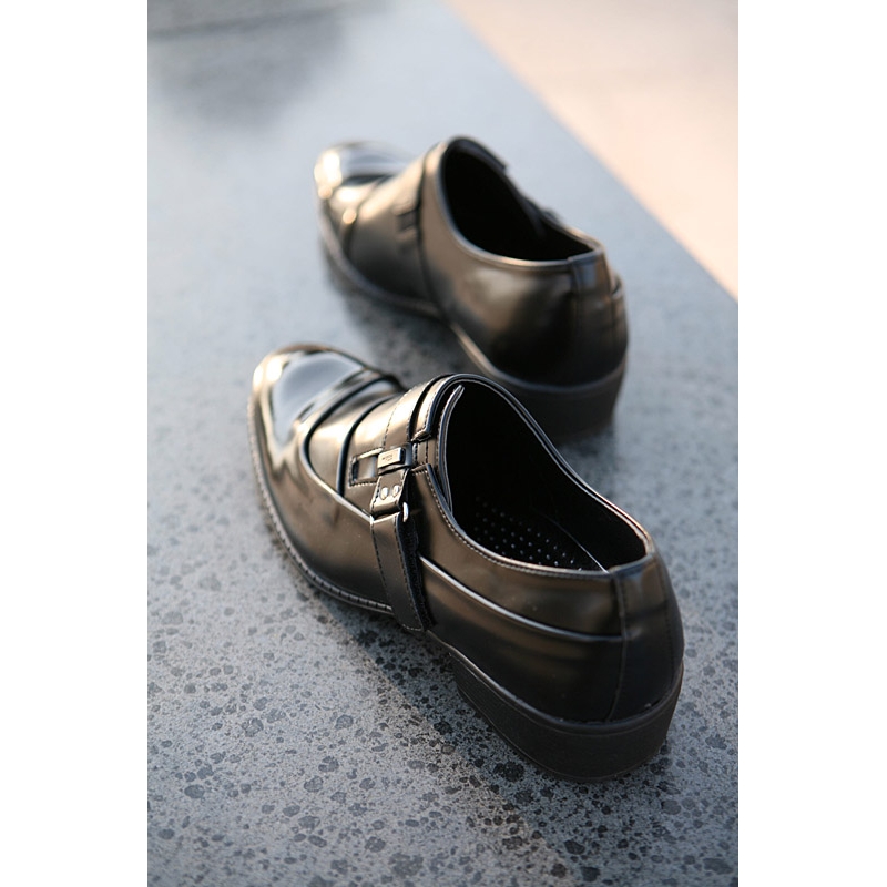 Mens Wrinkle Buckle band velcro Dress shoes fashion is not just style