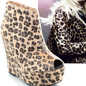 https://what-is-fashion.com/1435-9900-thickbox/womens-open-toe-side-zip-leopard-fur-thick-platform-high-wedge-heels-ankle-boots.jpg
