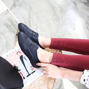 https://what-is-fashion.com/2541-33909-thickbox/womens-chic-black-punching-wingtip-lace-up-oxford-hidden-insole-elevator-shoes.jpg