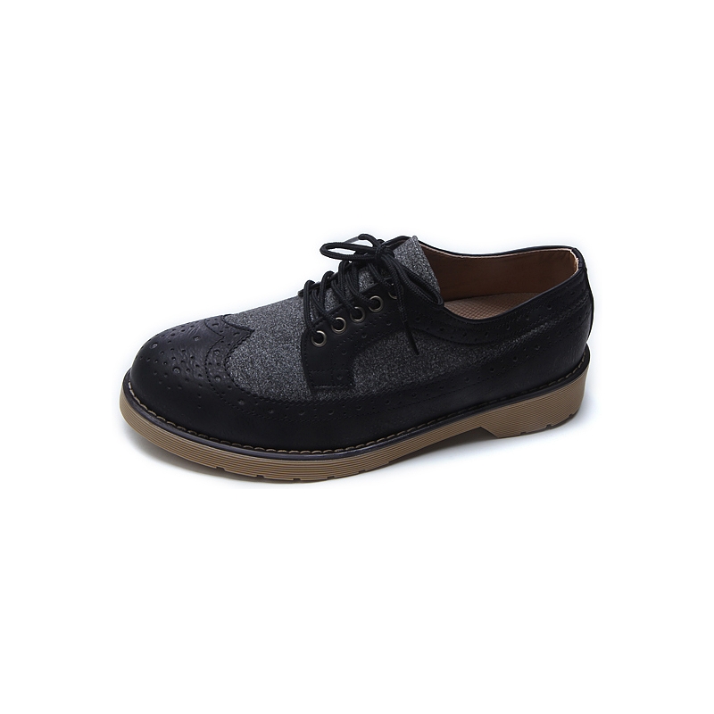 Mens wing tip shoes