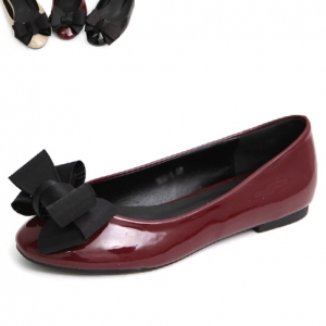 https://what-is-fashion.com/3583-27764-thickbox/womens-chic-front-ribbon-decoration-black-wine-beige-glossy-synthetic-leather-classic-style-flat-shoes.jpg
