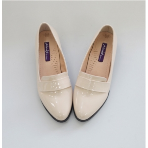 https://what-is-fashion.com/4309-33559-thickbox/womens-glossy-beige-casual-flats-loafers.jpg