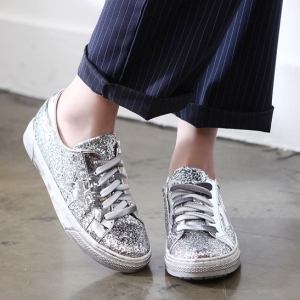 https://what-is-fashion.com/4491-35082-thickbox/women-s-vintage-glitter-silver-star-patch-lace-ups-sneakers.jpg