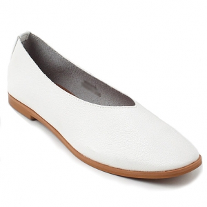 https://what-is-fashion.com/4499-35169-thickbox/women-s-synthetic-leather-round-toe-flat-shoes-white.jpg