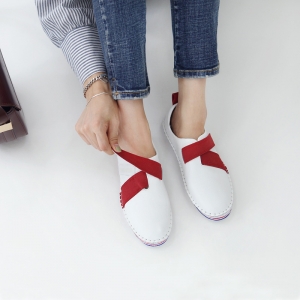 https://what-is-fashion.com/4534-35424-thickbox/women-s-leather-cross-ribbon-sneakers-red.jpg