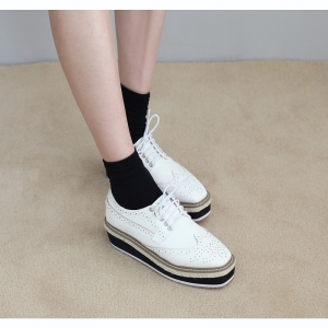 https://what-is-fashion.com/4678-37055-thickbox/women-s-synthetic-leather-wing-tips-lace-ups-thick-platform-oxfords-sneakers-black-white.jpg