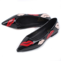 Women's pointed toe front lips patched glossy low heels loafers black green
