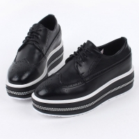 Women's synthetic leather round toe thick platform wing tips lace ups oxfords black