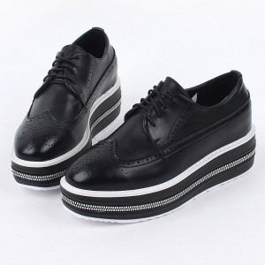https://what-is-fashion.com/4780-37789-thickbox/women-s-synthetic-leather-round-toe-thick-platform-wing-tips-lace-ups-oxfords-black.jpg