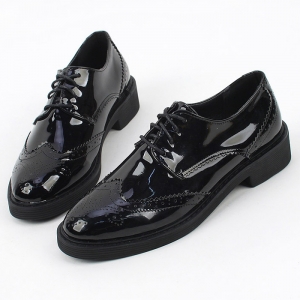 https://what-is-fashion.com/4788-37868-thickbox/women-s-wing-tips-punched-glossy-synthetic-leather-lace-ups-oxfords-black-green.jpg