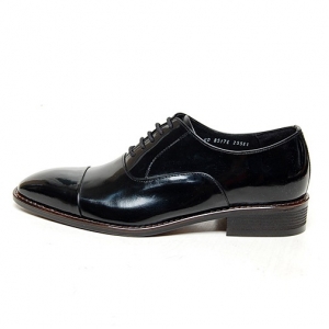 https://what-is-fashion.com/5153-40215-thickbox/men-s-cap-toe-leather-contrast-stitch-lace-up-oxford-shoes.jpg