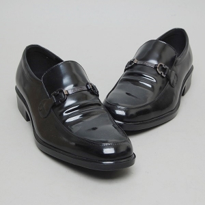 https://what-is-fashion.com/5169-40284-thickbox/men-s-apron-toe-black-leather-wrinkle-horse-bit-loafer-shoes.jpg