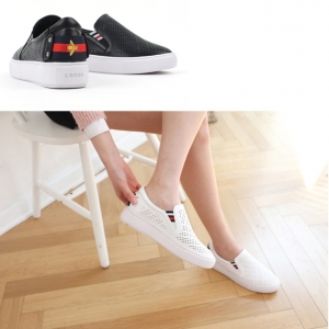 https://what-is-fashion.com/5501-42515-thickbox/women-s-white-platform-punching-synthetic-leather-elastic-band-back-bee-embroider-sneakers.jpg