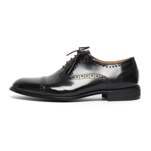 black cap toe formal shoes with closed lacing
