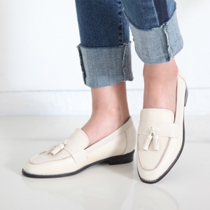 beige cow leather tassel loafer shoes