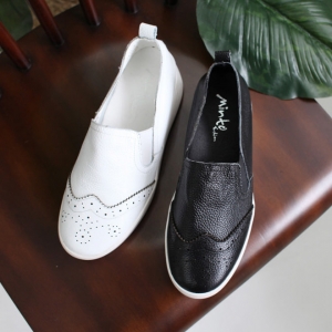 https://what-is-fashion.com/5967-46263-thickbox/women-s-black-leather-wing-tip-brogue-platform-loafer-shoes.jpg