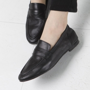 https://what-is-fashion.com/6092-47163-thickbox/women-s-apron-toe-black-leather-penny-loafers-shoes.jpg