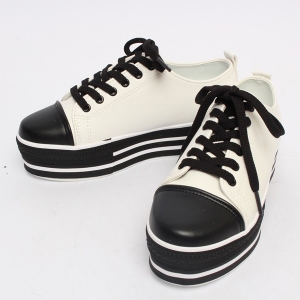 Women's Cap Toe Thick Platform White﻿ Synthetic Leather Lace Up Fashion Sneakers﻿﻿