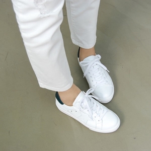 Women's Round Toe Star Patched Lace Up White Leather Fashion﻿ Sneakers