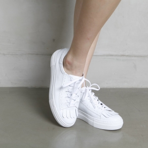 Women's Round Toe Fringe & Punching Thick Platform Lace Up White Leather Low Top Fashion﻿ Sneakers