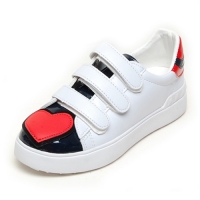 Women's Round Toe Heart Patch Fashion Sneakers Shoes