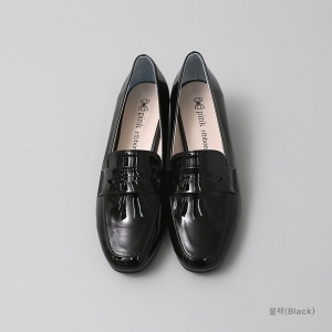 Women's Apron Toe Chunky Med Heel Black Penny Loafers Apron Toe, Comfort Block Heel, Made In South Korea, Chunky Med Heel Penny Loafers Dress Shoes